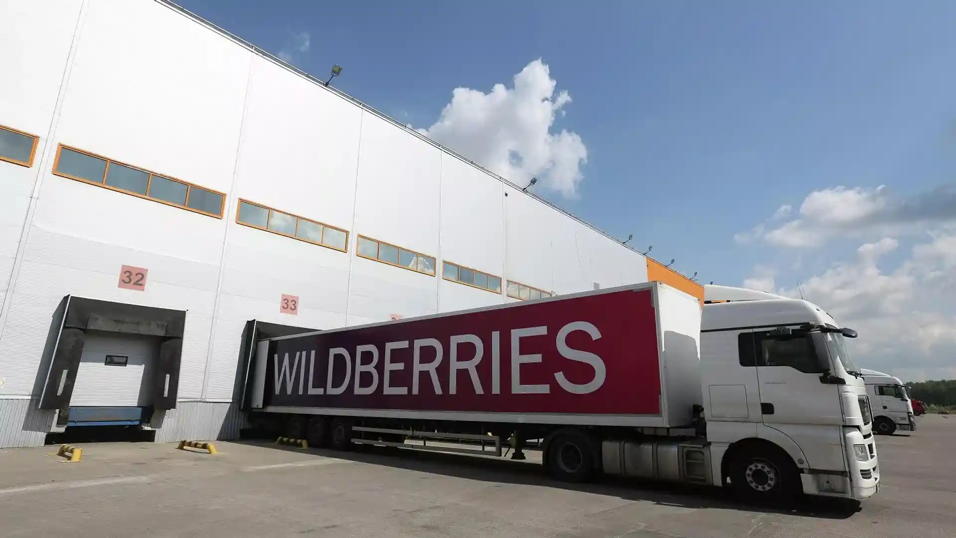 Пожар на складе Wildberries в Красном Бору локализован: что известно