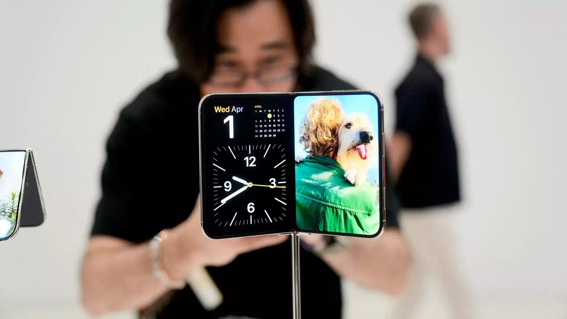 Маркетплейсы запустили предзаказ на iPhone 18: цены и условия